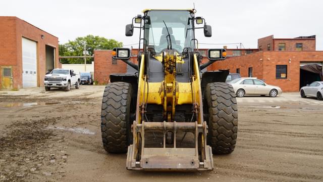 Image of Komatsu WA320-8 equipment image 2