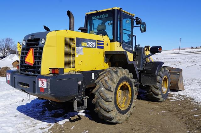 Image of Komatsu WA320-8 equipment image 1