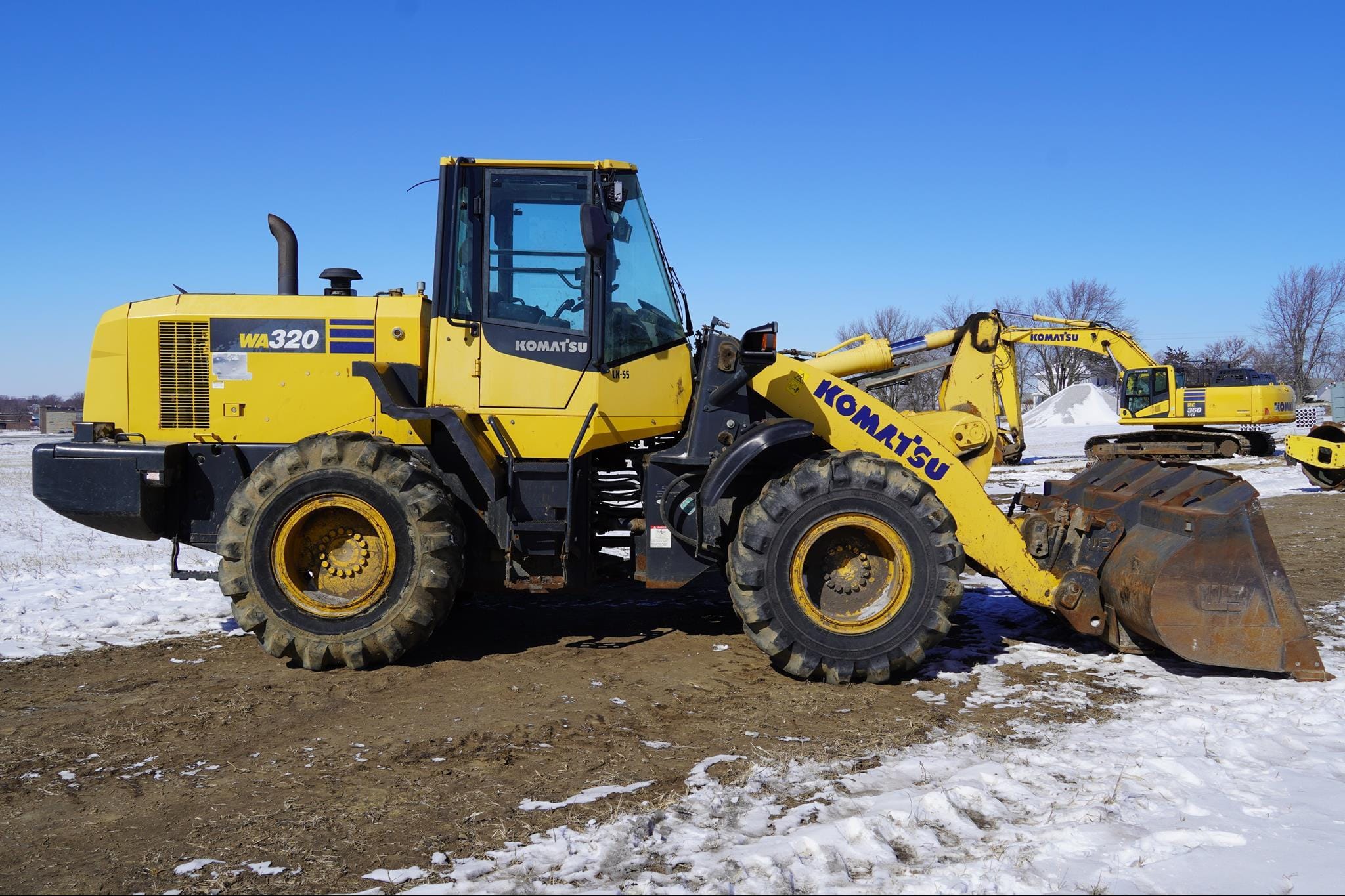 2015 Komatsu WA320-8 Equipment Image0