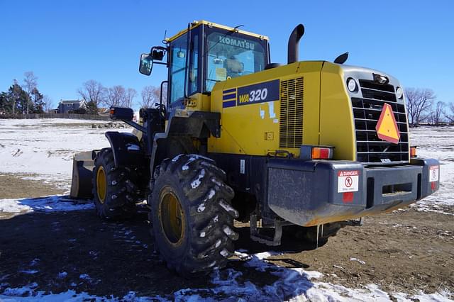 Image of Komatsu WA320-8 equipment image 3