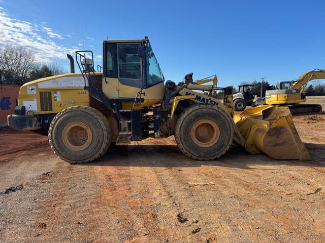 Image of Komatsu WA380-7 equipment image 3