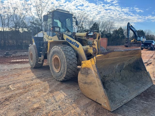 Image of Komatsu WA380-7 equipment image 2