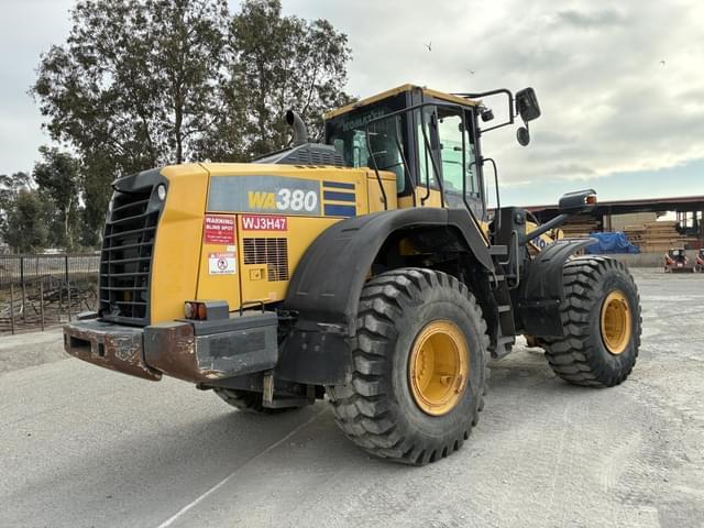 Image of Komatsu WA380-8 equipment image 2