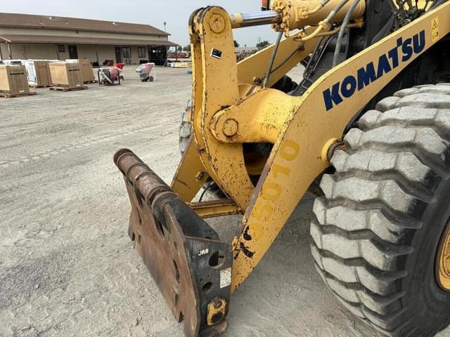 Image of Komatsu WA380-8 equipment image 4