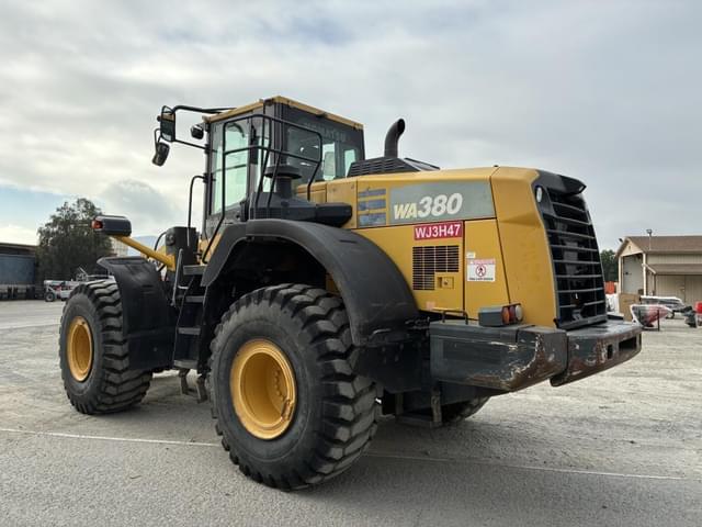 Image of Komatsu WA380-8 equipment image 3
