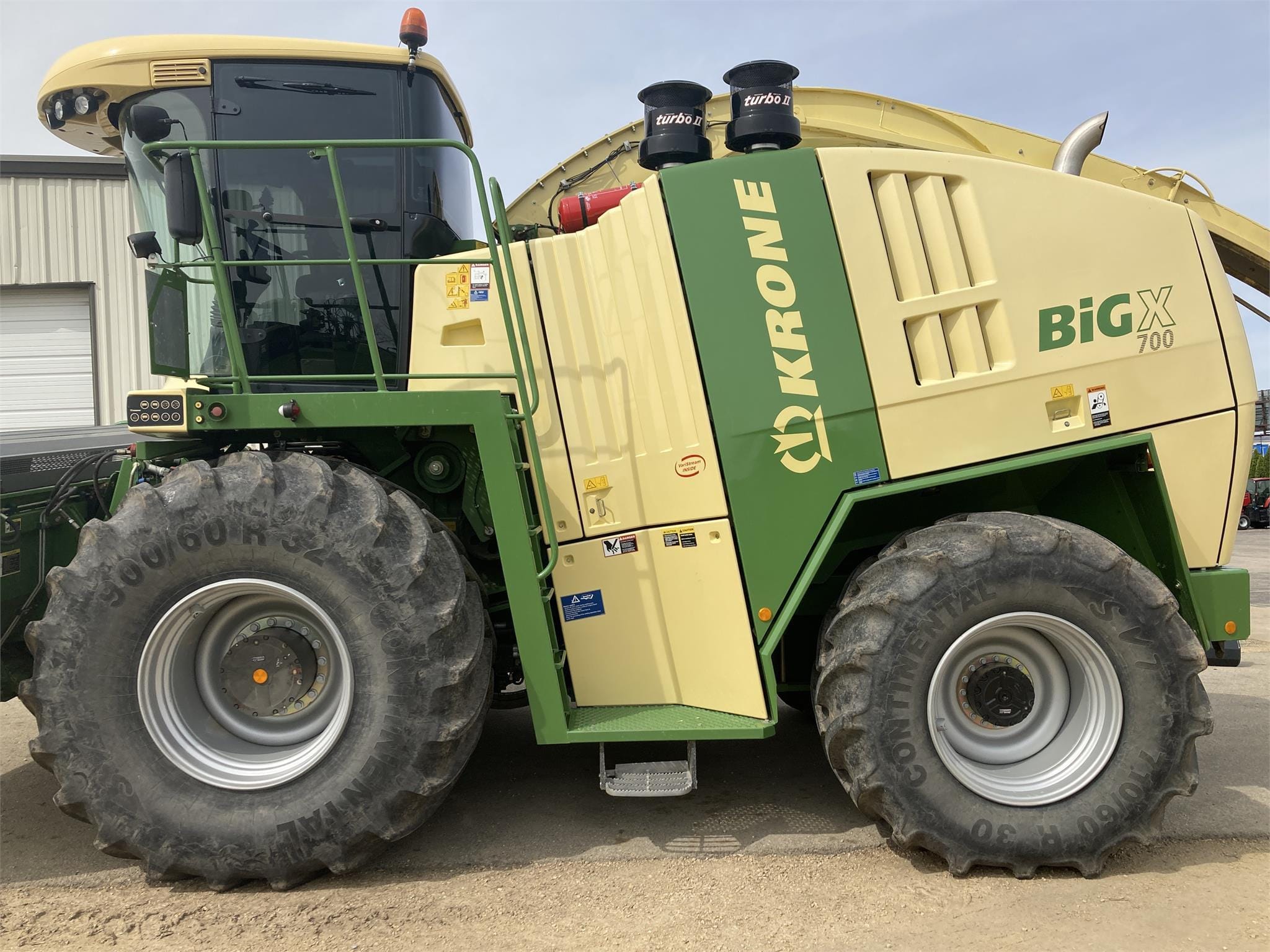 2015 Krone Big X 700 Equipment Image0