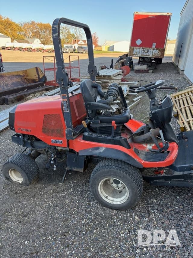 Image of Kubota F3990 equipment image 1