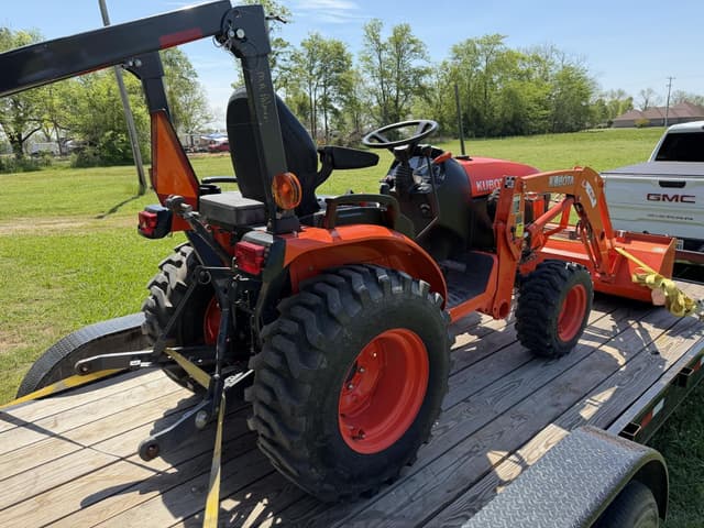 Image of Kubota B2301 equipment image 2