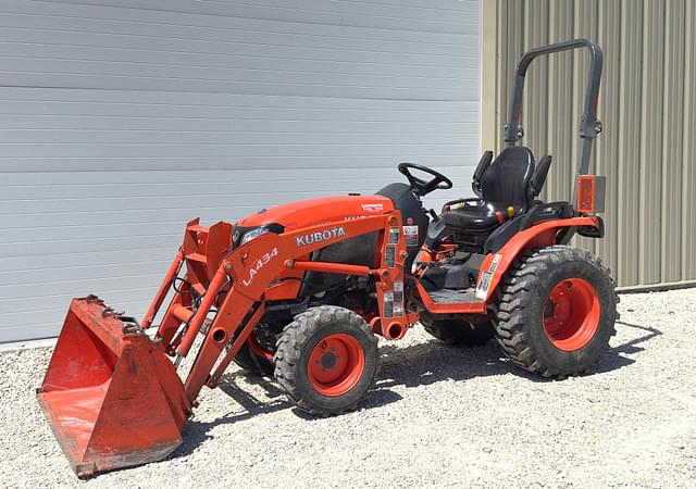 Image of Kubota B2301 equipment image 1