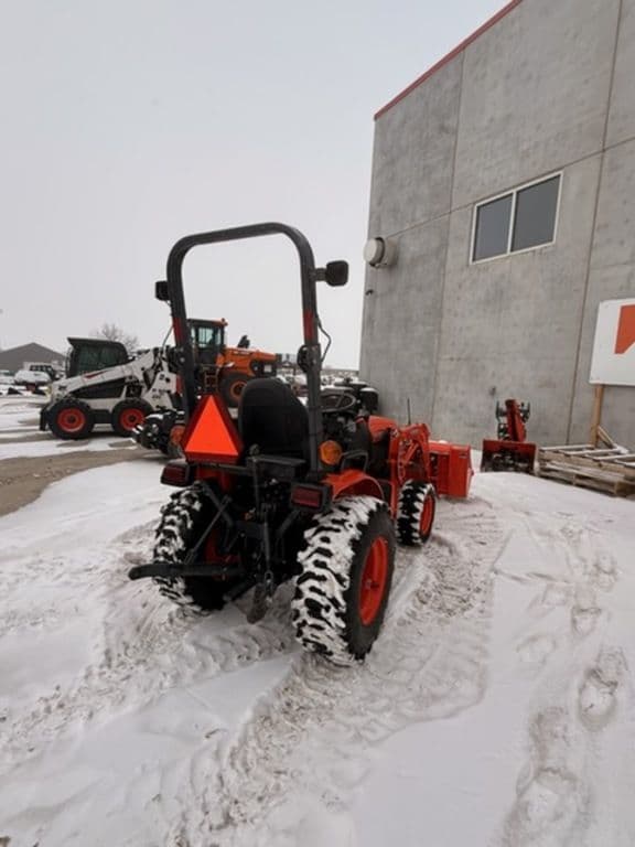 Image of Kubota B2601 equipment image 2
