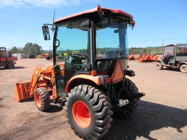 Image of Kubota B2650 equipment image 2