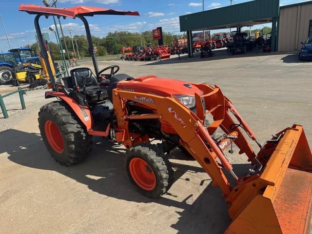 Image of Kubota B3350 equipment image 4
