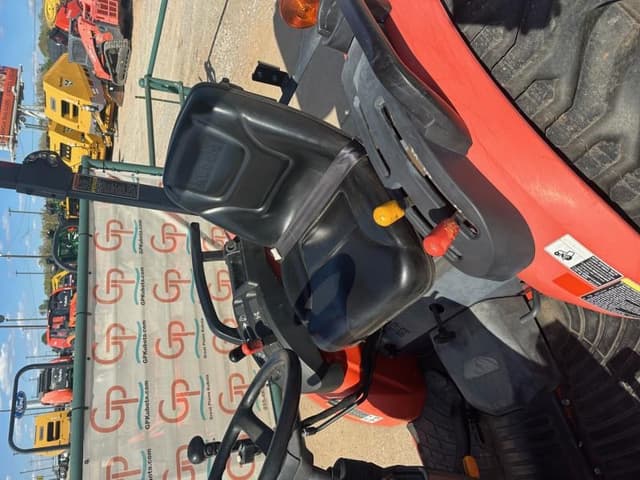 Image of Kubota B3350 equipment image 3