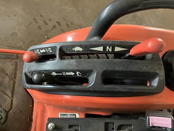 Image of Kubota BX2670 equipment image 4