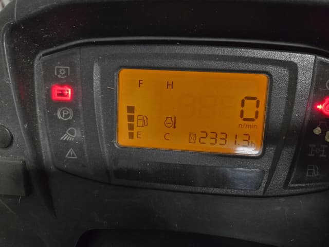 Image of Kubota F2690 equipment image 4