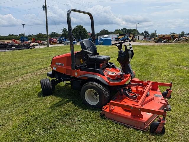 Image of Kubota F2690 equipment image 3