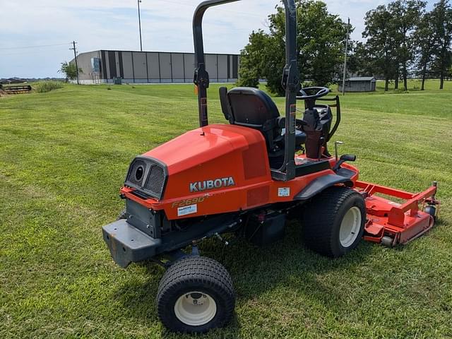 Image of Kubota F2690 equipment image 4