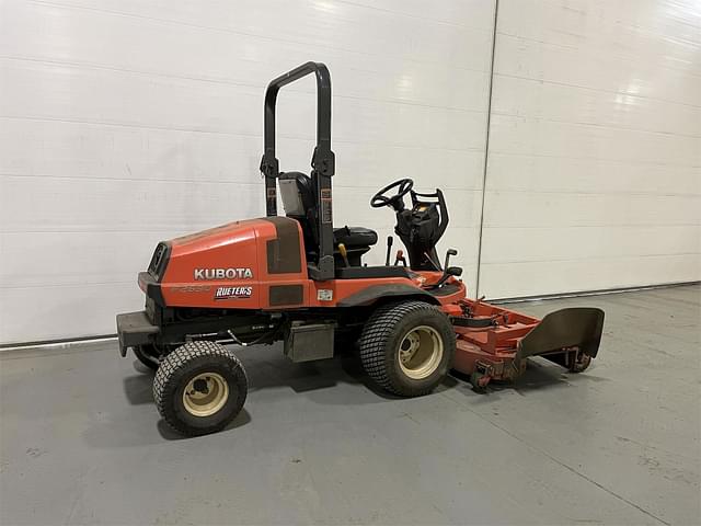 Image of Kubota F2690 equipment image 4