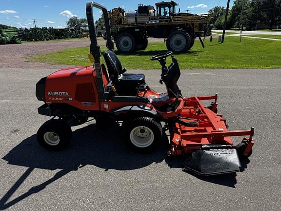 Image of Kubota F3990 equipment image 3