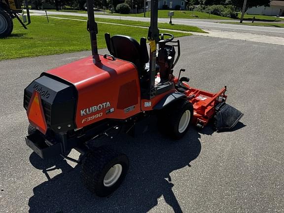 Image of Kubota F3990 equipment image 4