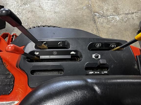 Image of Kubota F3990 equipment image 3