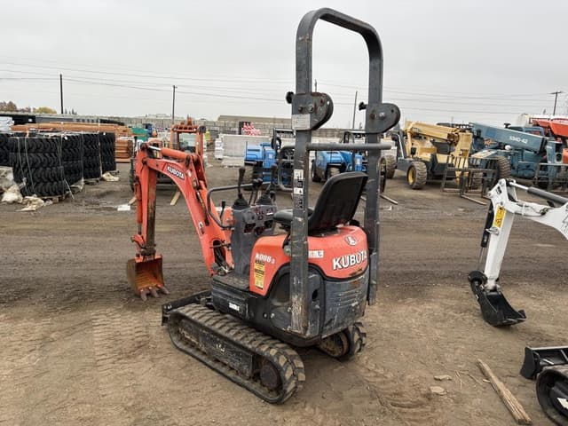 Image of Kubota K008-3 equipment image 3