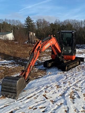 Image of Kubota KX040-4 equipment image 3