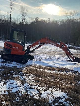 Image of Kubota KX040-4 equipment image 2