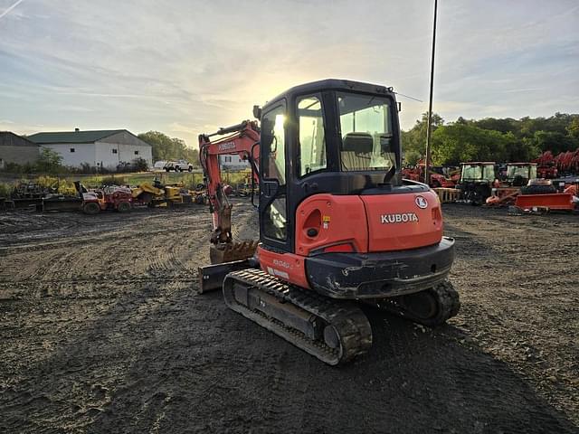 Image of Kubota KX040-4 equipment image 3