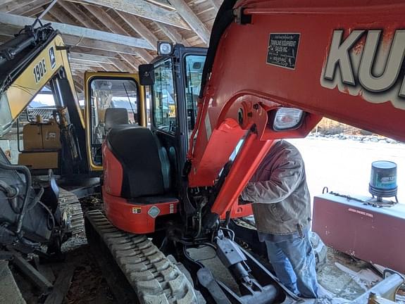 Image of Kubota KX057-4 equipment image 2