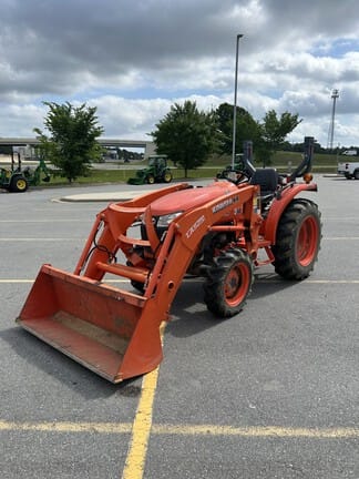 2015 Kubota L2501 Equipment Image0