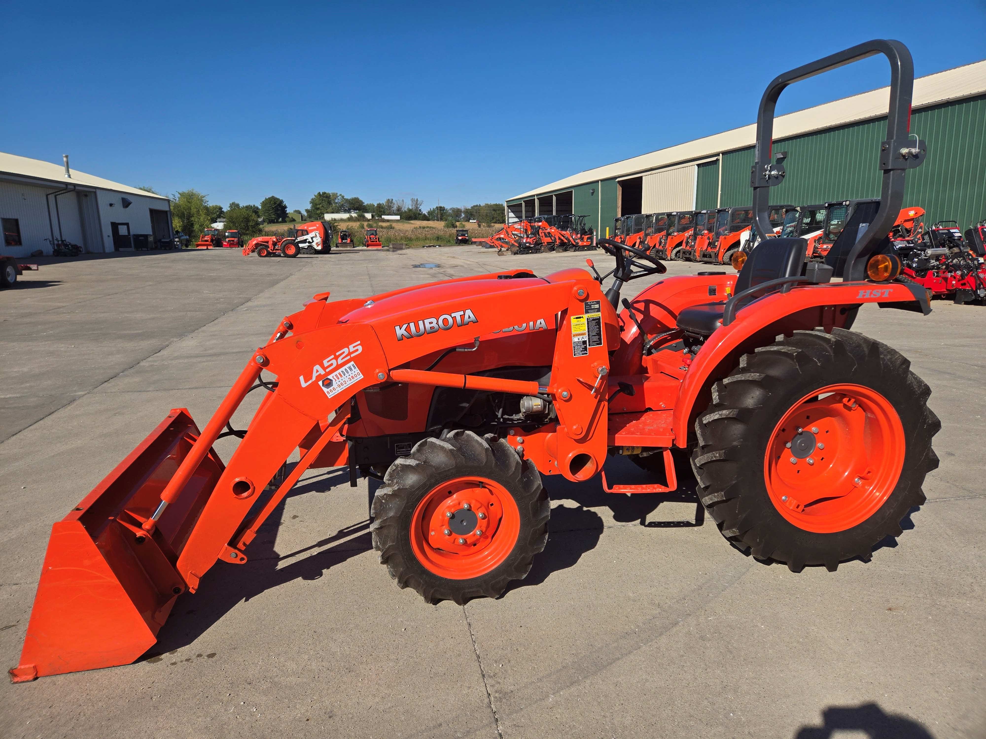 2015 Kubota L2501HST Equipment Image0