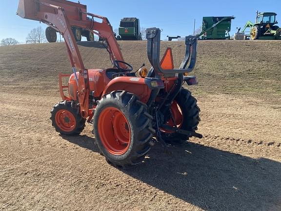 Image of Kubota L3200 equipment image 3