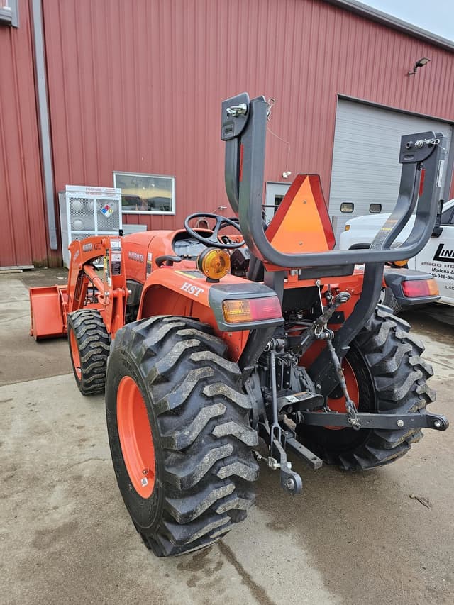 Image of Kubota L3301D equipment image 2