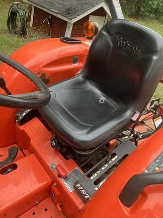 Image of Kubota L3301 equipment image 3