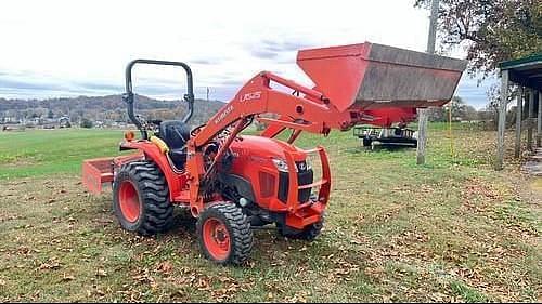 Image of Kubota L3301D Primary image