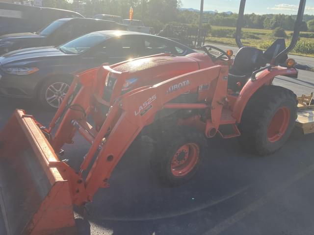 Image of Kubota L3301HST equipment image 2