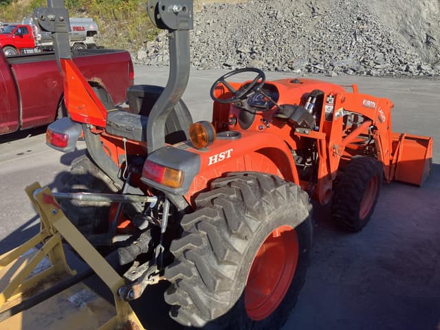 Image of Kubota L3301HST equipment image 1