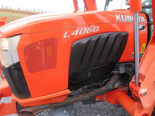 Image of Kubota L4060HSTC equipment image 4