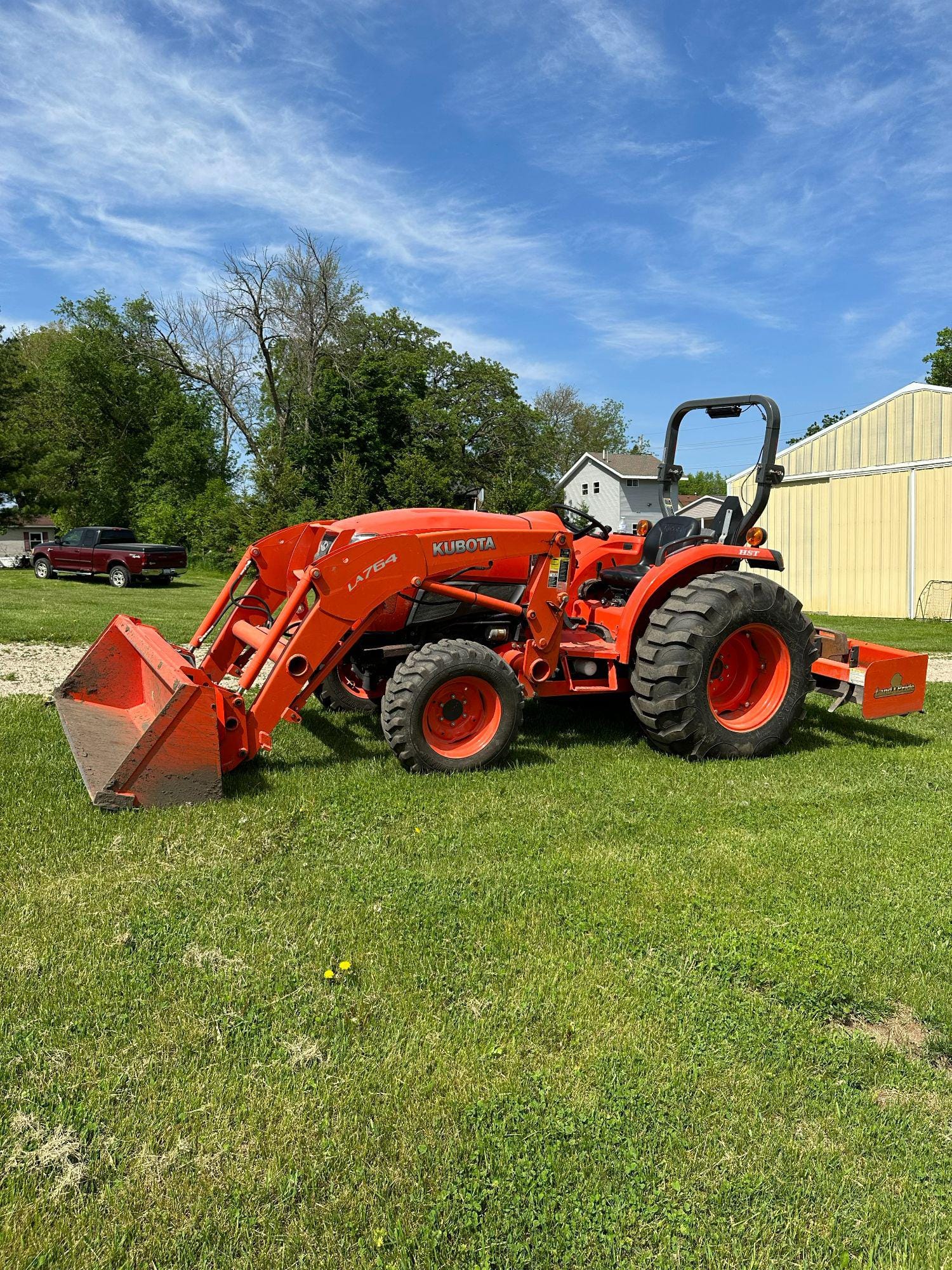 Main image Kubota L4701