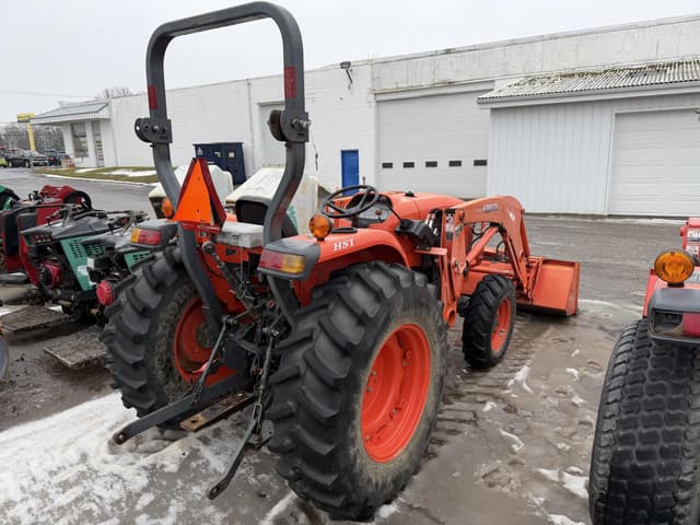 Image of Kubota L4701D equipment image 4