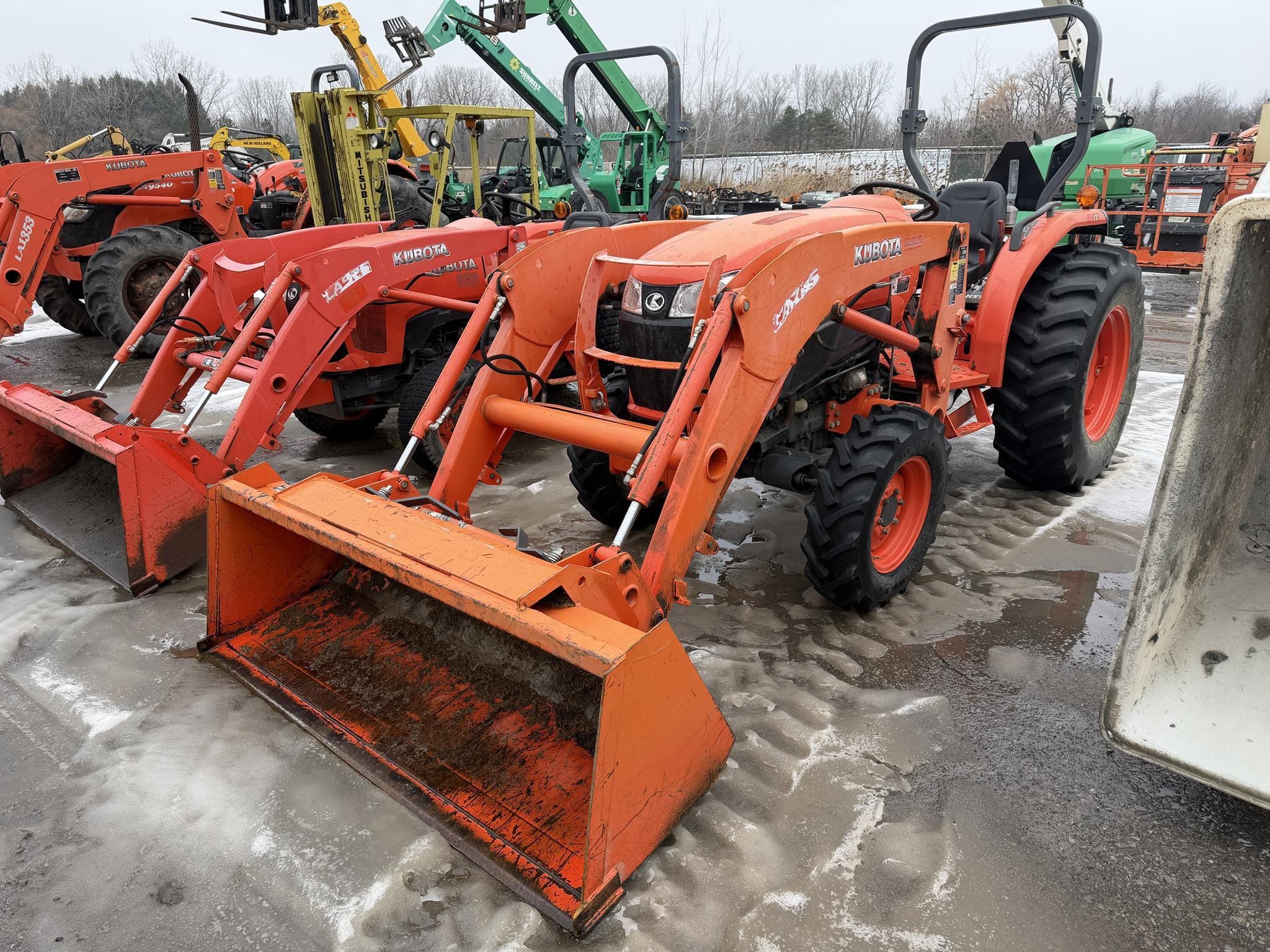 2015 Kubota L4701D Equipment Image0