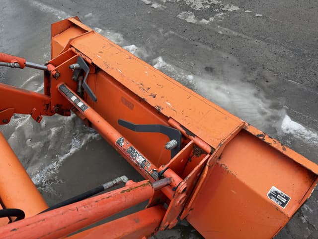 Image of Kubota L4701D equipment image 3