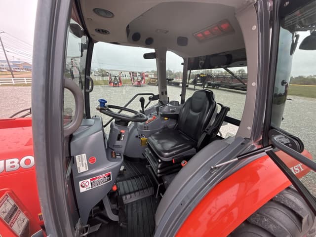 Image of Kubota L6060 equipment image 2