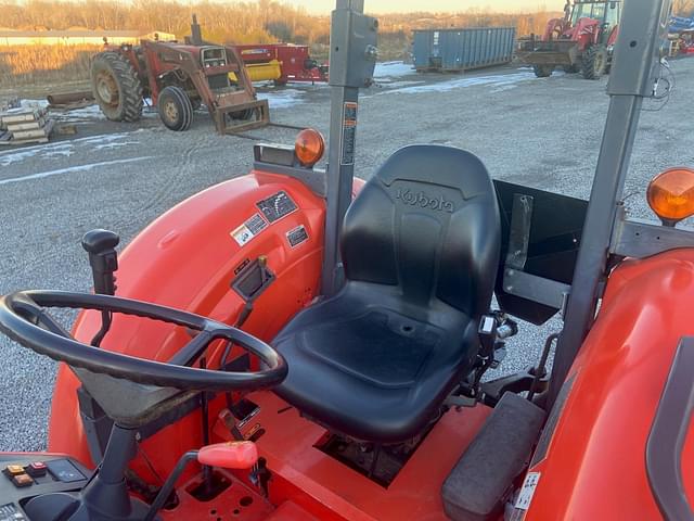 Image of Kubota M5660SU equipment image 4