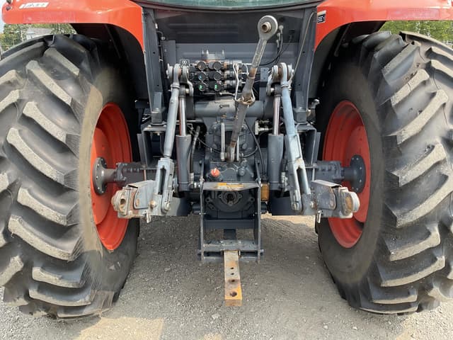 Image of Kubota M6-111 equipment image 4