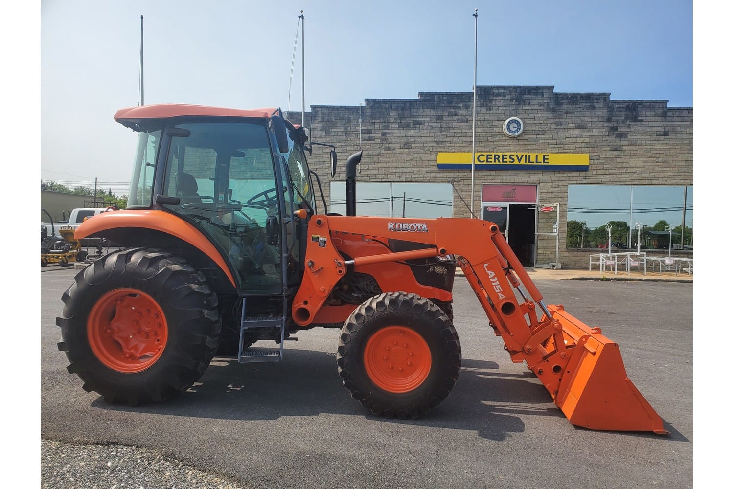Main image Kubota M6060