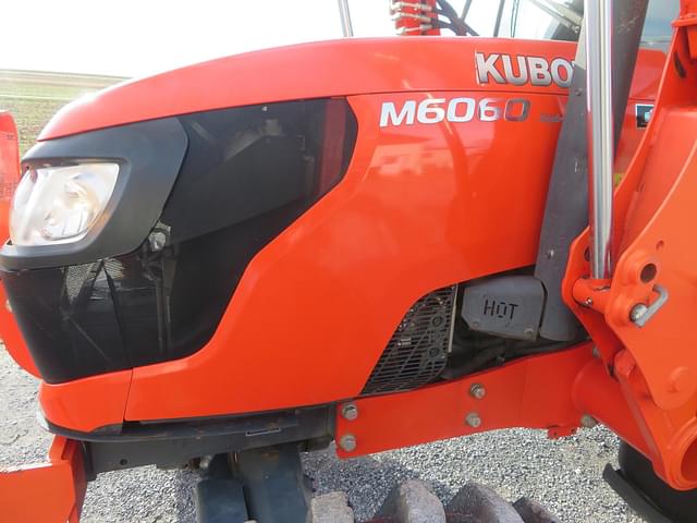 Image of Kubota M6060 equipment image 4