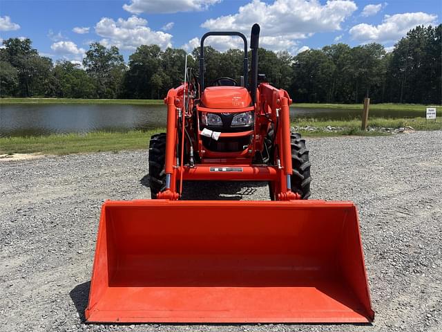 Image of Kubota M7060 equipment image 4