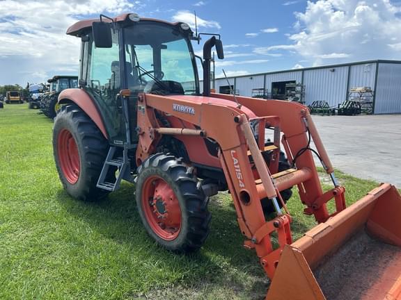 Image of Kubota M7060 equipment image 4